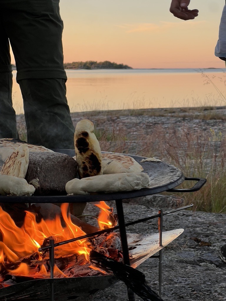 Brot über dem Lagerfeuer